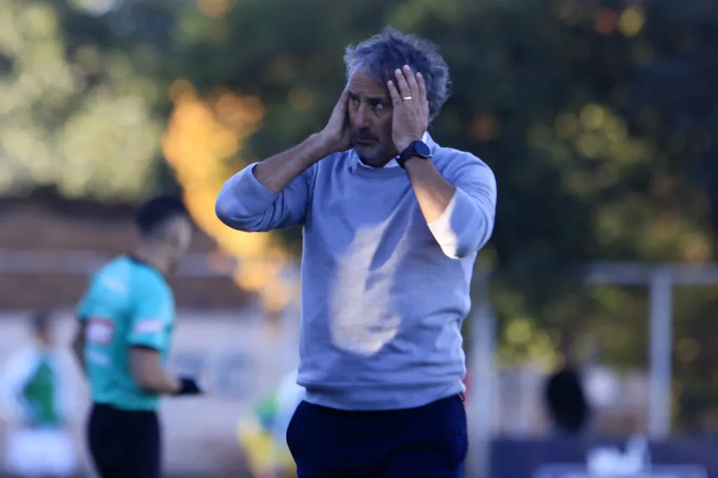 Ponce dirigió 12 encuentros en el torneo de la Primera B: 3 triunfos, 6 empates y 3 derrotas | FOTO: Jose Robles/Photosport