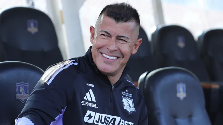 En Colo Colo buscan el dinero para pagar la indemnización a Jorge Almirón. (Foto: Photosport)