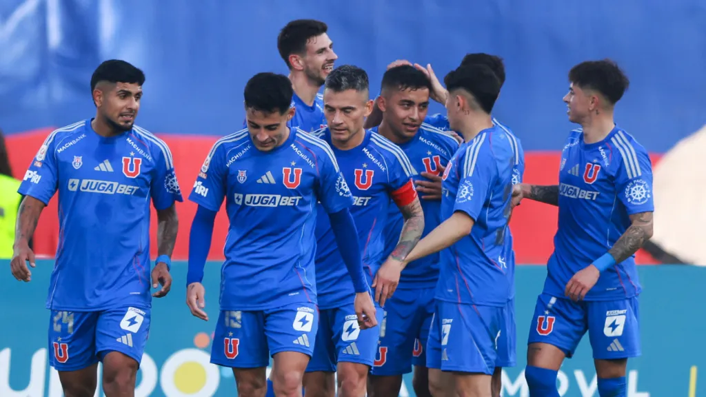 Universidad de Chile tiene formación confirmada para enfrentar a Curicó Unido.
