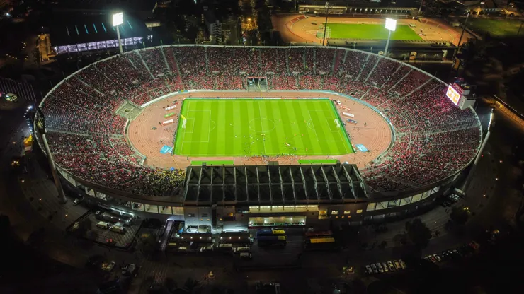 El público aplaudió de gran manera a un jugador de la Roja. (Foto: Photosport)