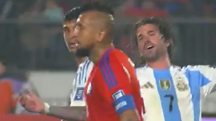 Arturo Vidal no quiso hacer las paces con Rodrigo De Paul.