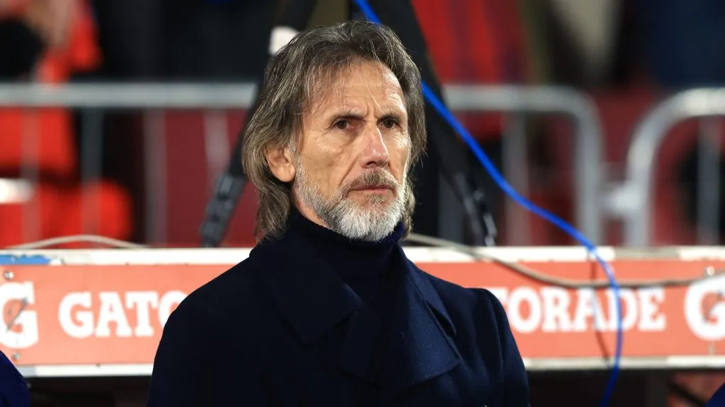 Ricardo Gareca está en el ojo del huracán y su familia sufre las consecuencias.