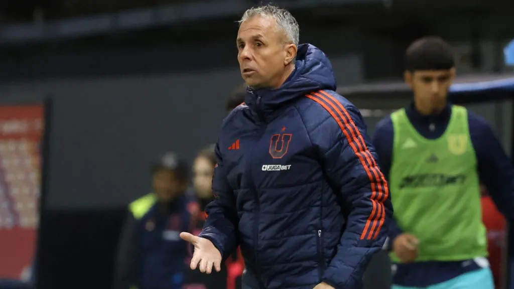 Gustavo Álvarez confía en la remontada de Universidad de Chile ante Curicó.