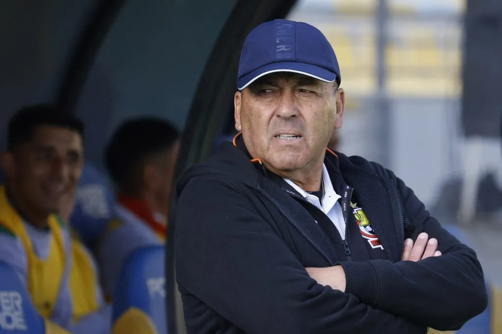 En 2023, Huerta fue elegido el mejor entrenador del fútbol chileno en la Gala Crack | FOTO: Raul Zamora/Photosport