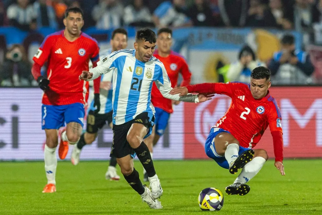 Hormazábal sería titular ante Bolivia | Foto: Photosport