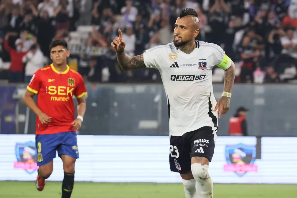 En Colo Colo no están de acuerdo con la salida de Arturo Vidal por el Mundial de Clubes. (Foto: Dragomir Yankovic/Photosport)