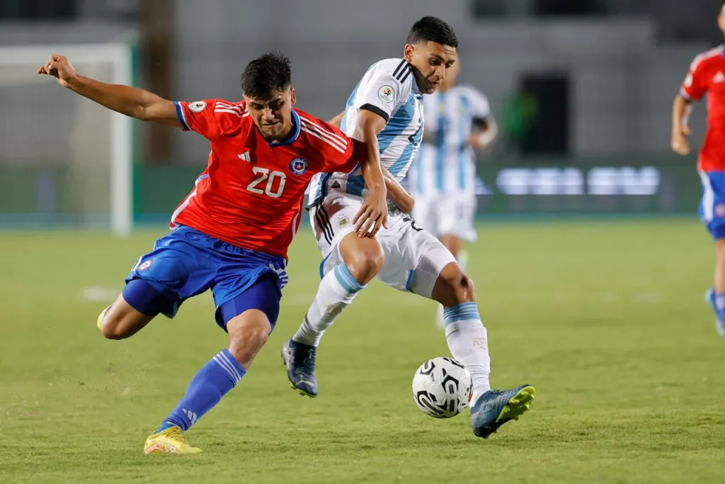 Damián Pizarro ni ahí con la Sub 20. | Foto: Photosport
