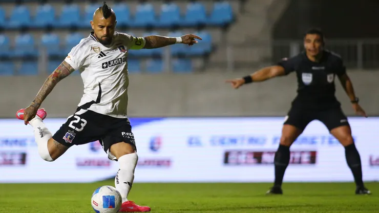Hinchas de Colo Colo fulminaron a Arturo Vidal contra Deportes Iquique.