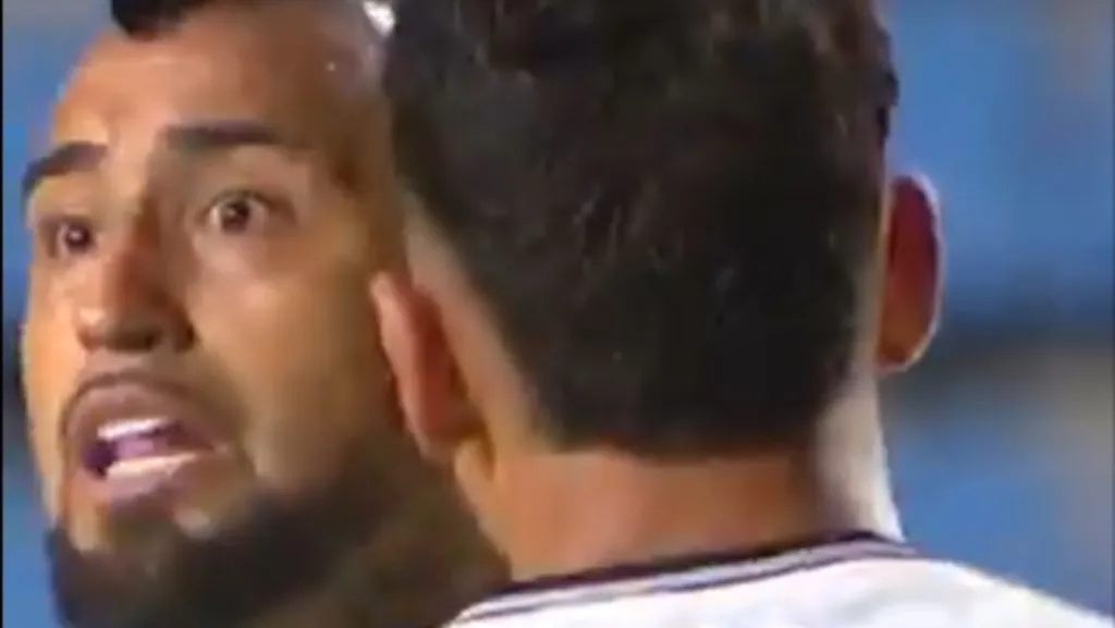 Arturo Vidal tuvo una jornada para el olvido en el duelo entre Colo Colo y Deportes Iquique.