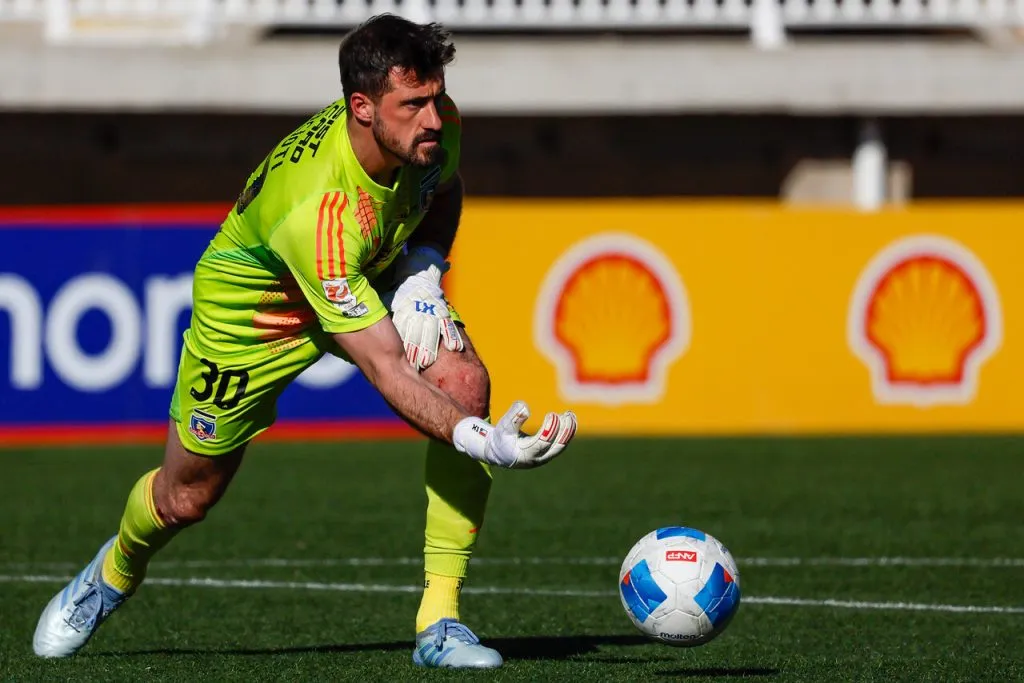 Johnny cree que De Paul le ganaría un mano a mano a Vidal. | Foto: Photosport