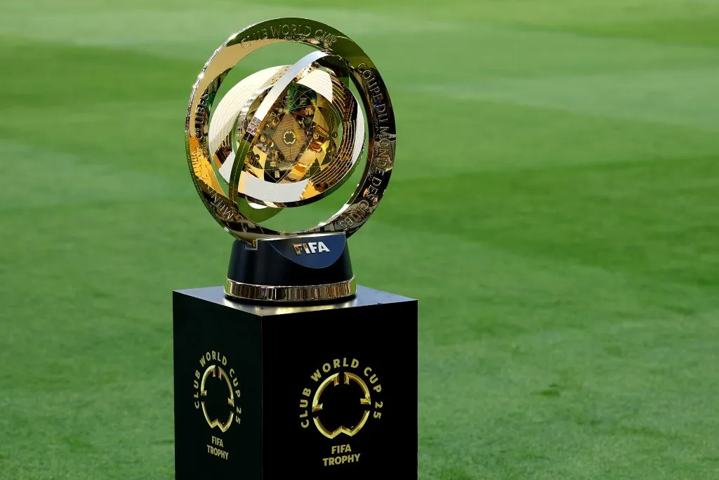 Este es el trofeo que se llevará el campeón del Mundial de Clubes 2025. (Foto: Luke Hales/Getty Images)
