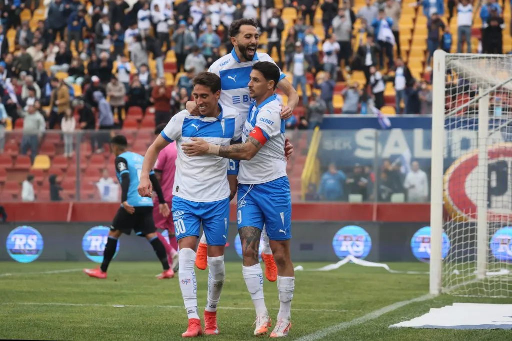 Zampedri le dio un respiro a la UC con su tanto | FOTO: Dragomir Yankovic/Photosport