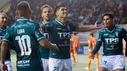 Santiago Wanderers goleó 5-1 a Cobreloa en la Primera B.
