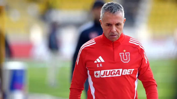 Gustavo Álvarez sufre un importante dolor de cabeza en la U