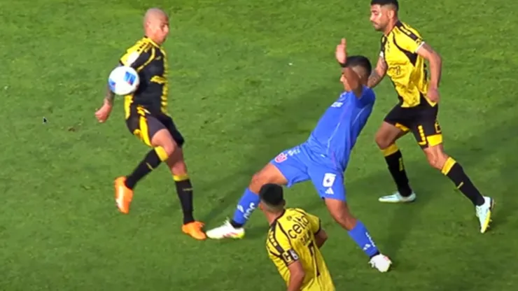 Alejandro Camargo explicó su polémica jugada contra Universidad de Chile.