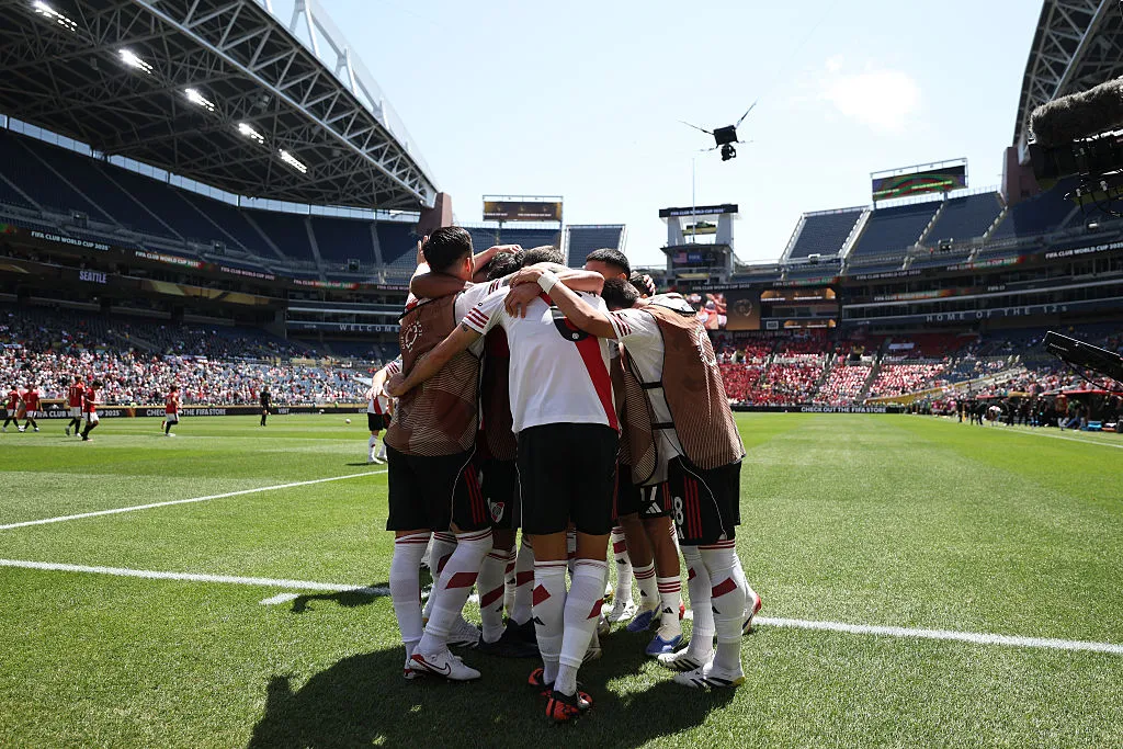 Con tres goles de cabeza, River debutó con un triunfo en el Mundial de Clubes (Getty Images).