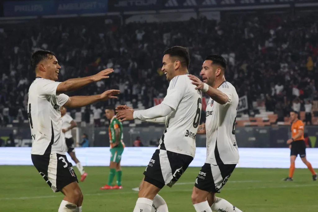 Colo Colo sigue trepando posiciones en la Liga de Primera (Photosport).