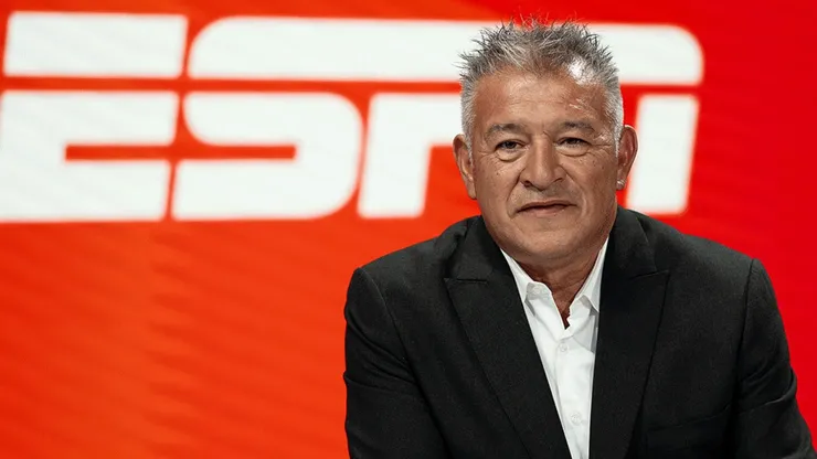 Claudio Borghi sincera su postura sobre U. de Chile en Copa Sudamericana.