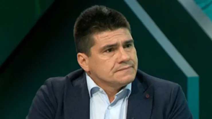 Vega aprueba salida en los albos.