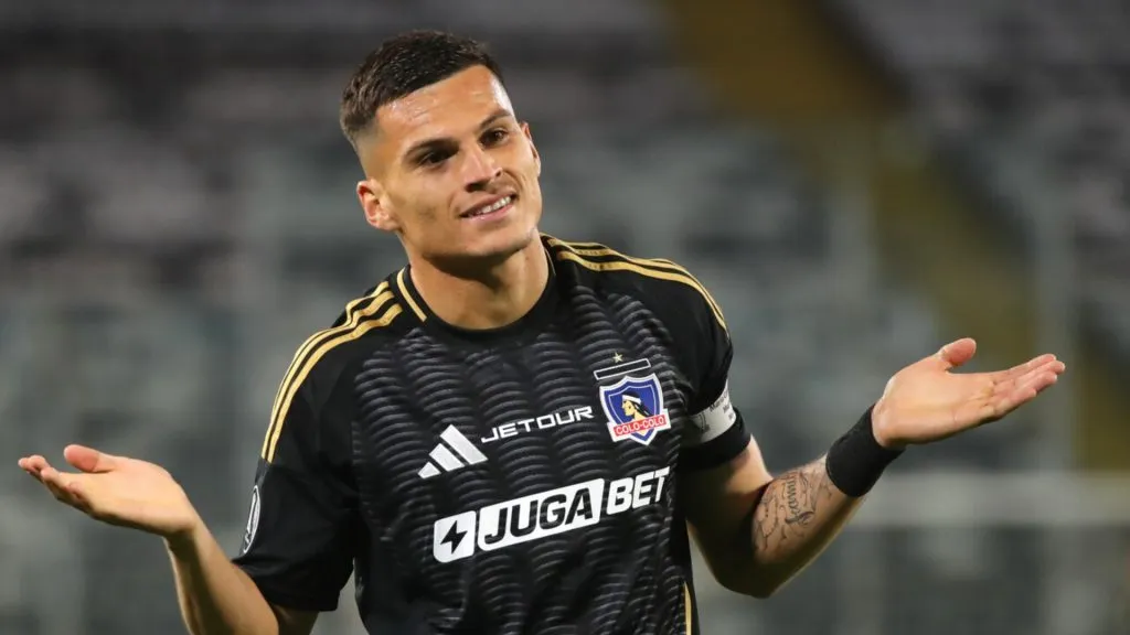 Lucas Cepeda está con un pie y medio fuera de Colo Colo.