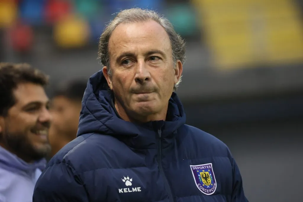 Manuel Suárez es el DT de Concepción. | Foto: Photosport