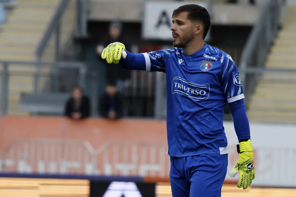 Tomás Ahumada es uno de los candidatos a tomar el arco de La Roja.
