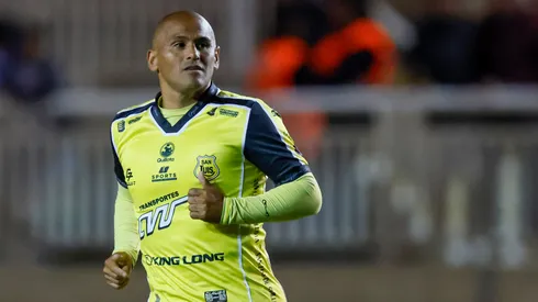 Humberto Suazo piensa en tener su último partido como profesional. (Foto: Photosport)