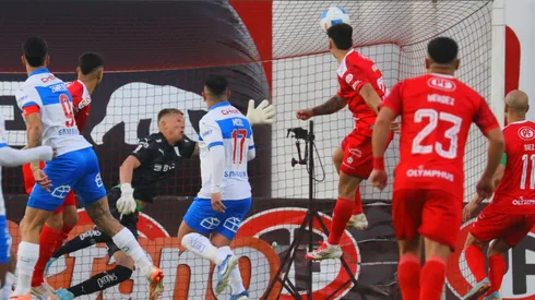 El 'Toro' anotó un desafortunado autogol ante La Calera (Photosport).
