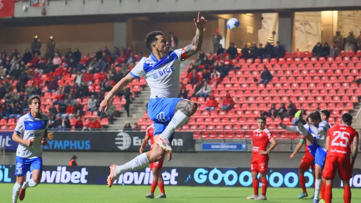 Fernando Zampedri fue el gran protagonistas en el empate de la UC ante La Calera (Photosport).