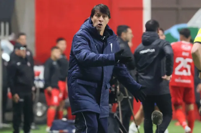 Daniel Garnero debutó en la dirección técnica de Universidad Católica. (Foto: Dragomir Yankovic/Photosport)