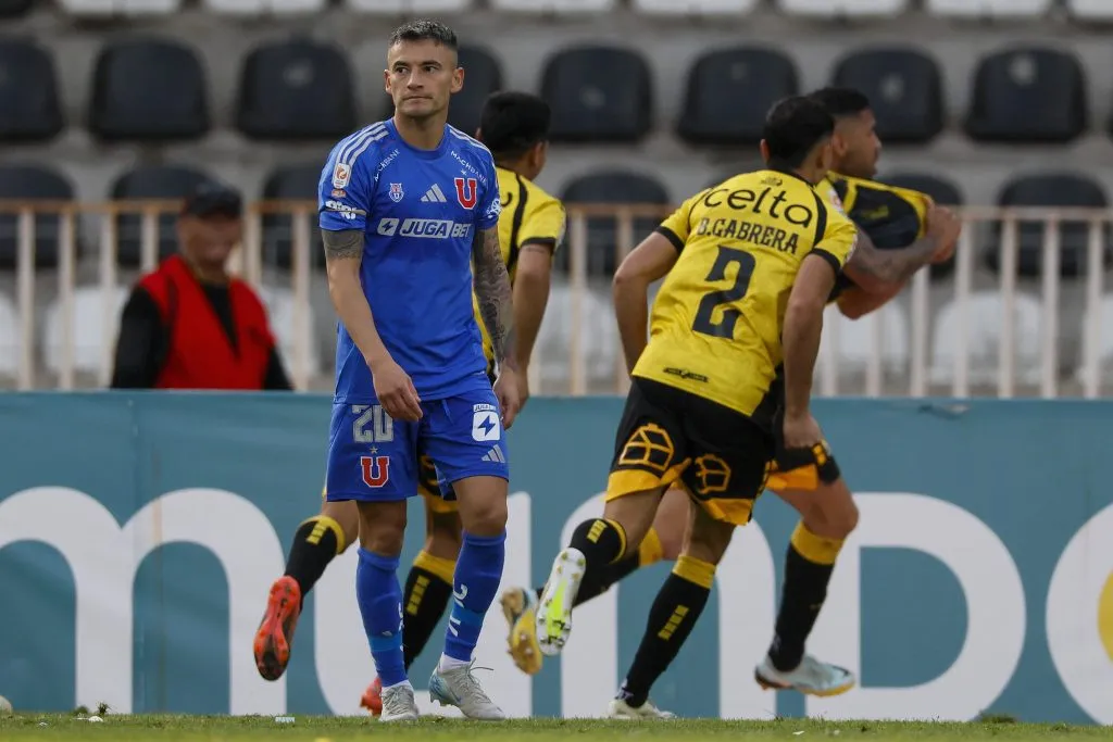 Charles Aránguiz fue descartado en Universidad de Chile. No estará ante Deportes Iquique. (Photosport)
