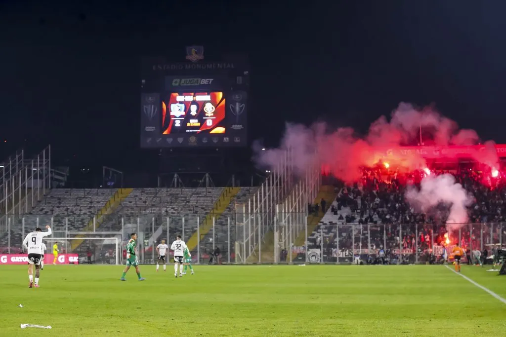 Colo Colo podría recibir dura sanción por incidentes en el partido ante Cobresal (Foto: Pepe Alvujar/Photosport)