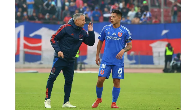 Lucas Assadi feliz con el triunfo de Universidad de Chile.