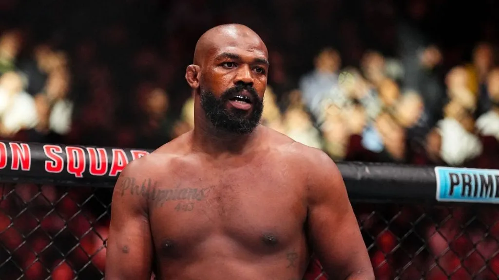 Jon Jones sorprende a todo el mundo de la UFC  (Photo by Chris Unger/Zuffa LLC)