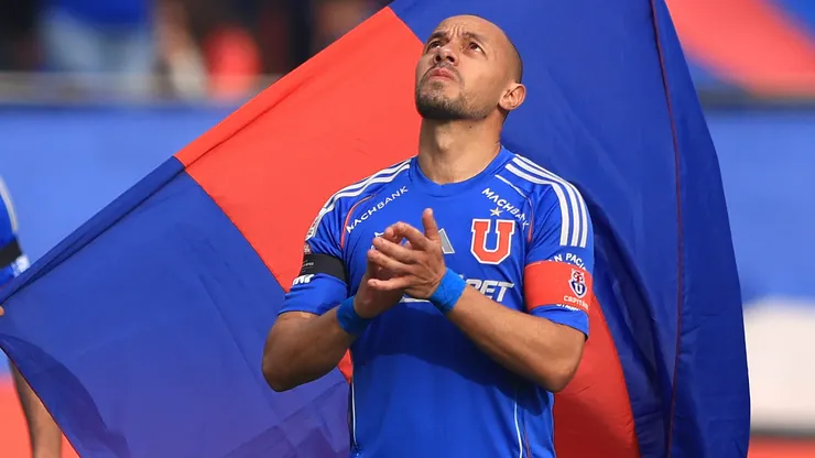 Marcelo Díaz salió de la formación titular de Universidad de Chile en desmedro de Nicolás Ramírez.