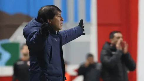 Daniel Garnero tiene su primer gran dolor de cabeza en la UC: Dragomir Yankovic/Photosport