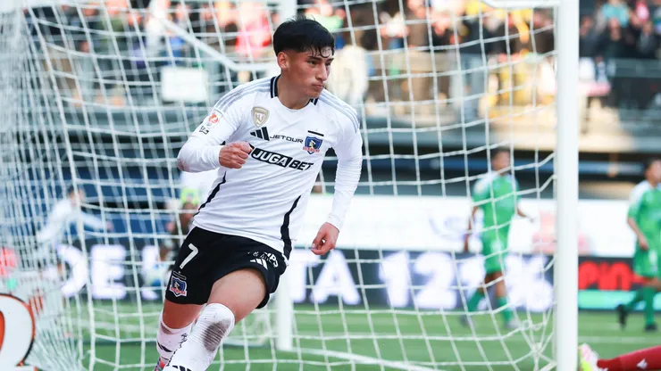 Futbol, Audax Italiano vs Colo Colo. Fecha 15, Liga de Primera 2025. El jugador de Colo Colo Francisco Marchant, centro, celebra su gol contra Audax Italiano durante el partido de primera division disputado en el estadio Bicentenario de La Florida en Santiago, Chile. 22/06/2025 Felipe Zanca/Photosport Football, Audax Italiano vs Colo Colo. 15st turn, 2025 First division league. Colo Colo’s player Francisco Marchant, center, celebrates his goal against Audax Italiano during the first division match held at the Bicentenario de La Florida stadium in Santiago, Chile. 22/06/2025 Felipe Zanca/Photosport