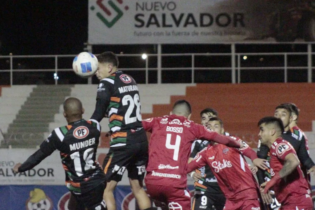 Cobresal y Ñublense repartieron puntos en El Salvador. (Foto: Oscar Tello/Photosport)