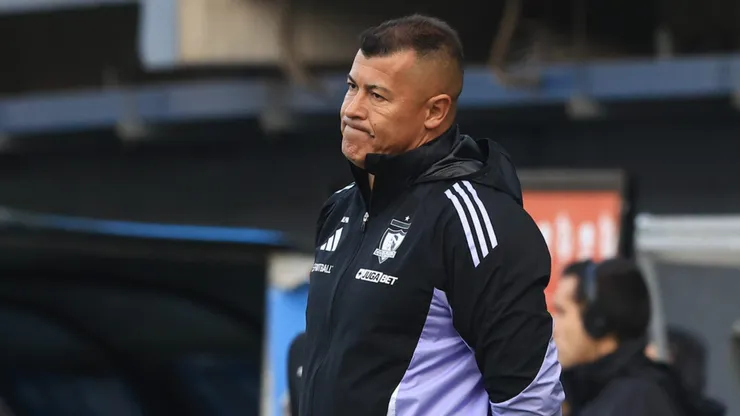 Jorge Almirón no lo pasa bien en Colo Colo.
