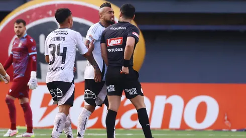 Arturo Vidal fue expulsado en la derrota ante Audax Italiano.