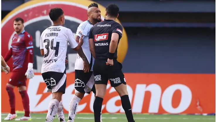 Arturo Vidal fue expulsado en la derrota ante Audax Italiano.