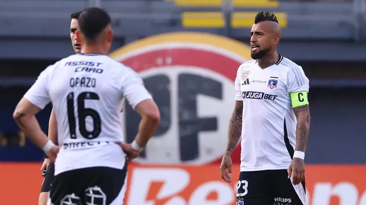 Arturo Vidal sacó al baile a la U tras su expulsión ante Audax Italiano