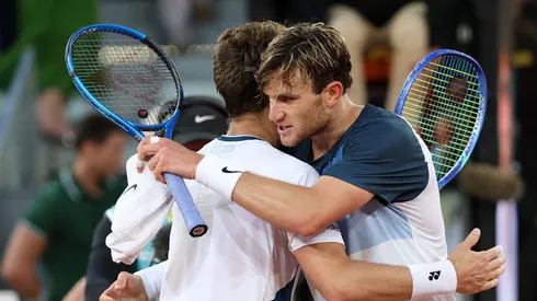 Casper Ruud, de espalda, tras vencer a Jack Draper en la final del Masters 1000 de Madrid (Getty Images).