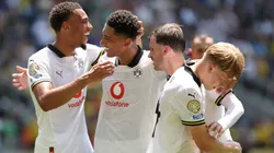 Los jugadores de Borussia Dortmund festejan uno de los goles ante Mamelodi Sundowns.