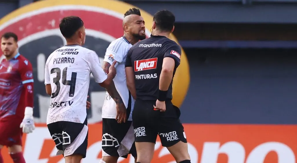 Arturo Vidal se perderá los clásicos que se le vienen a Colo Colo. (Foto: Photosport)