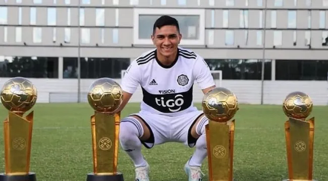Fernández levantó seis títulos con la camiseta de Olimpia | FOTO: Archivo