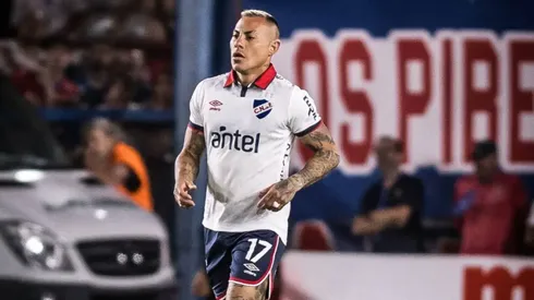 Alertan a Universidad de Chile por el posible fichaje de Eduardo Vargas.
