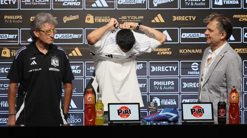 Figura de Colo Colo sorprendió con ropa de su antiguo club.