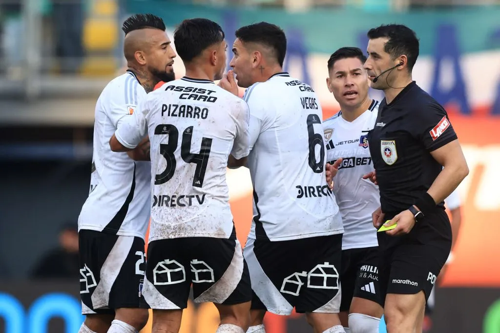 Arturo Vidal fue expulsado por reclamos e insultos ante Audax Italiano (Photosport).