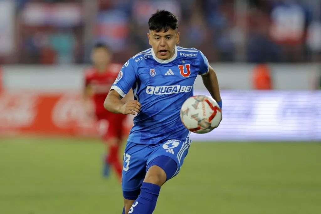 Ignacio Vásquez ayuda a la U en los minutos Sub 21 con su nominación a La Roja Sub 20 | FOTO: Javier Torres/Photosport